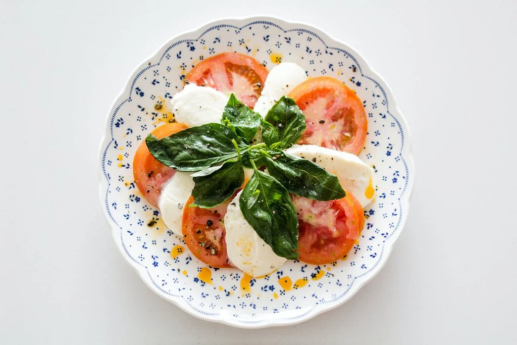 El tomate: cuáles son los beneficios del alimento estrella de las ensaladas gazpachos y sopas del verano 